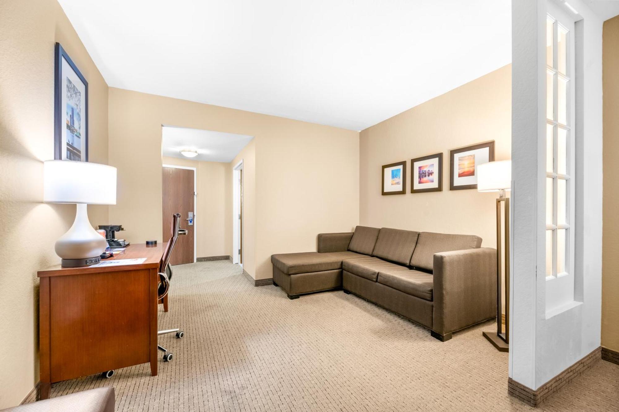 Comfort Airport Hotel